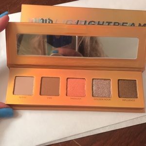 Urban Decay lightbeam eyeshadow palette